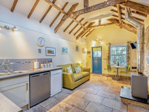 1 Bed in Westward Ho GATAB