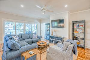 NEW LISTING Six Bedrooms - Private Dock - Steps to the Beach - Sleeps 14