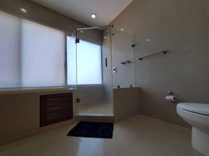 Grande Condo 1 Cuadra de Playa