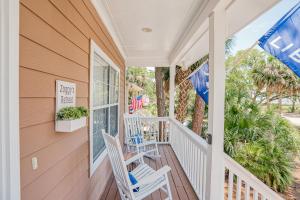 Three Bedrooms - Golf Cart and Amenity Cards Available