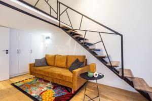 Elegant Stay Near Hungarian Museum by Pink Flamingo