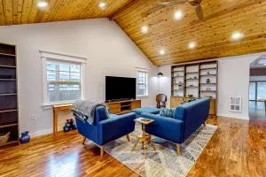 Newberg Tropical Bungalow - وودبورن