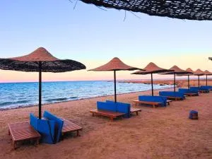 Beach Front Apartment in Hurghada La Quinta Beach Compound - 伊斯梅利亚