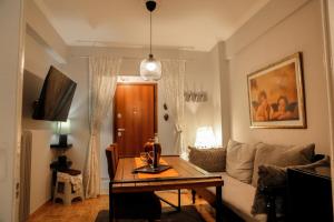 “Contessina Athens Suite #731”