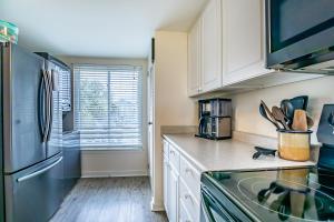 Newly Listed - Oceanfront Condo on Harbor Island