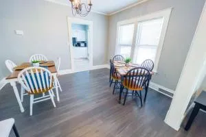 Cozy 3BR 1 bath in Niagara Falls - غراند آيلاند