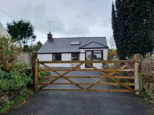 Yr Hen Efail - Ederyn