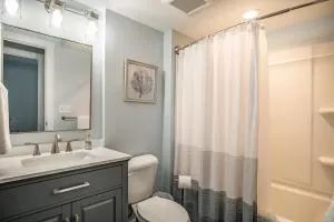 New listing - F Building Condo on Harbor Island - Harbor Island