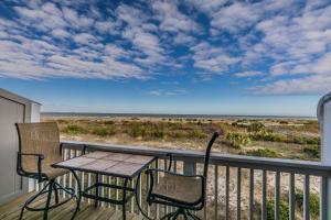 OCEANFRONT DECK! Villa with Awesome Views! Book Now!