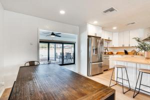 Pool, Grill and Fire Pit Pet-Friendly Arizona Home