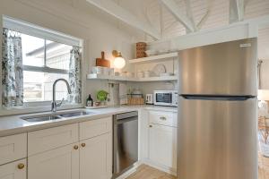 Vintage Surf City Cottage - 132 Steps to Beach!