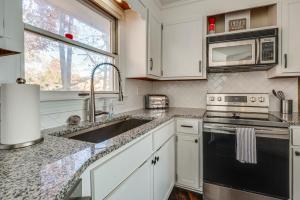 Waterfront Lake Tillery Home with Incredible Views!