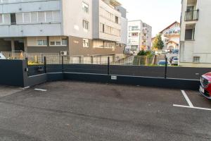 Flexible SelfCheckIns 63 - Zagreb - Parking - Loggia - Brand New