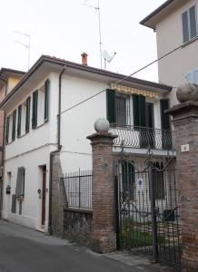 La Casa di Hank - il Centro Storico e l Autodromo