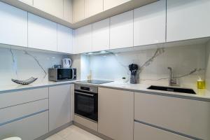 Flexible SelfCheckIns 63 - Zagreb - Loggia - Brand New