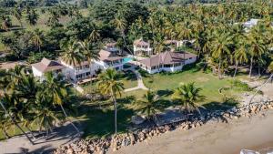 Las Canas Beach Retreat