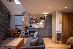 Jura, Mrs Leonards Cottage