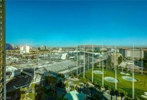 Panorama Vista Suite- 1br 2ba, Full Kitchen, Strip View, Balcony, Corner Unit