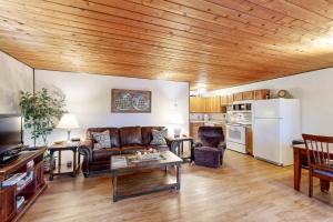 Bay Point Hillside 17A Down