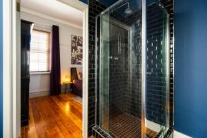 Luxury Victorian House w Spectacular Roof Terrace