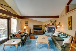 Bromley Mountain Escape w 2 Balconies: Hike & Ski