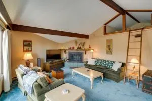 Bright Bromley Mountain Condo with 2 Balconies! - Intervale