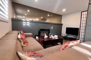 Alluring Private Bachelor Unit