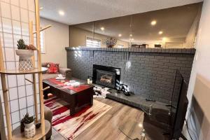 Alluring Private Bachelor Unit