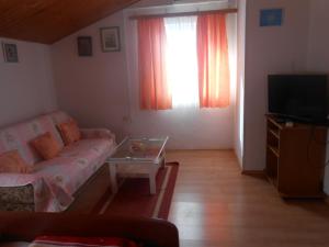 Apartments with parking space Poljana, Ugljan - 8473