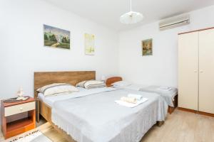 Apartments by the sea Drasnice, Makarska - 14129