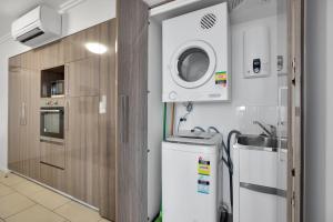 Stunning 2 Bedroom Self Contained City Apartment