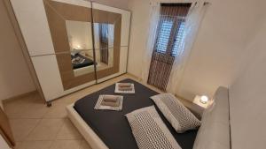 Apartments with a parking space Buzinija, Novigrad - 22057