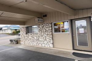 Anchor Bay Inn near Winchester Bay