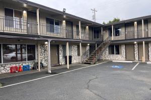 Anchor Bay Inn near Winchester Bay