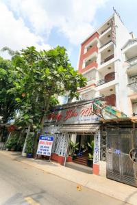 Hoàng Yến Nhi Hotel - 36 Đ. Số 51, Gò Vấp - by Bay Luxury