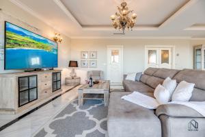 Spacious 6 BDRM Villa - Golf Lovers Paradise