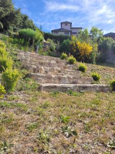 8 cabañas - dpto con vista al lago