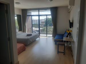 SLEEPY-Homey Don Mueang Airport Hostel