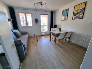 Studio 4P vue piscine St Raphaël Valescure - Au cœur des Golfs