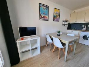 Studio 4P vue piscine St Raphaël Valescure - Au cœur des Golfs