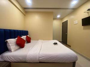 Hotel Royal Grand - Near Mumbai International Airport
