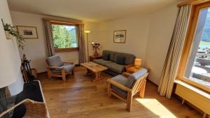 Chesa Bellaval, Haus Rizza 2-Zimmerwohnung - 4-star hotels in Silvaplana