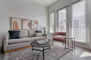 Highlands 2BR w Pool WD Gym vibrant area ATX-198