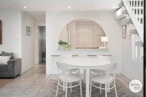 Alice Bayona 7 - Little Cove