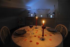 Maisons d'hotes Ecrin d' Amour suite romantique avec Jacuzzi : photos des chambres