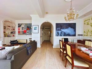 Spacious and beautiful flat in Mayfair, Berkeley St