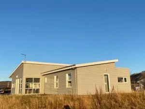 Guesthouse Eldhestar - Kotströnd