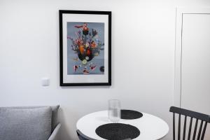 Metro Wierzbno Cosy Apartment by BookingHost