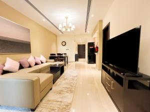 Unforgettable 1BR Mesmerizing Burj Khalifa Views - 17AB02
