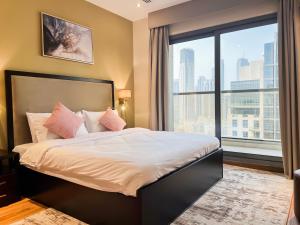 Unforgettable 1BR Mesmerizing Burj Khalifa Views - 17AB02